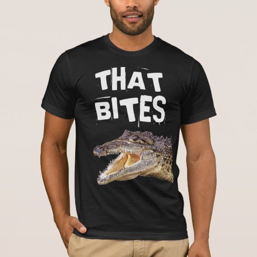 あれはワニおもしろいゲーターTシャツを噛む Tシャツ (正面)