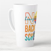 いいえ新学期 – ホームショールド カフェラテマグ (左アングル)