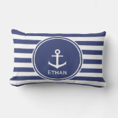いかりおよび名前をカスタムするとの青および白いストライプの ランバークッション (正面)