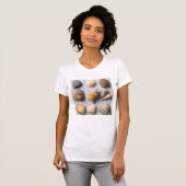 いかりの背景幕の貝殻 Tシャツ (正面フル)
