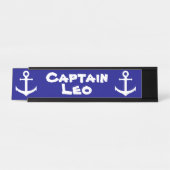 いかりを持つカスタムな濃紺および白の大尉 デスクネームプレート (正面)