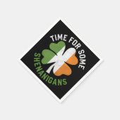 いくつかのシェナニガンスクローバーセントパトリックの日のための時間 スタンダードカクテルナプキン (角)