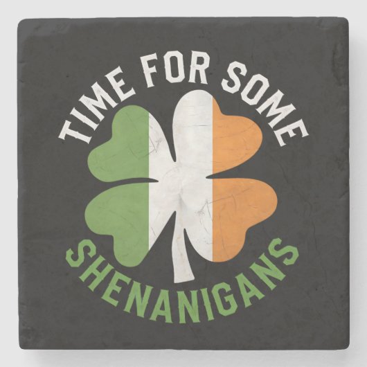 いくつかのシェナニガンスクローバーセントパトリックの日のための時間 ストーンコースター (正面)