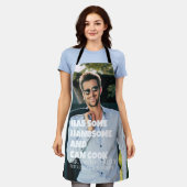 いくつかのハンサムで缶の調理師名を持パーソナライズされたつ エプロン (着用した状態)
