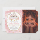 いくつかのバニーが5番目の誕生日招待状を回している 招待状 (正面)