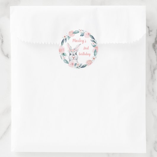 いくつかのバニーは誕生日を持っている、任意の年齢のパーティー ラウンドシール (バッグ)