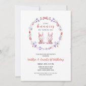 いくつかのブンニーが1回、双子1歳の誕生日を回っている 招待状 (正面)