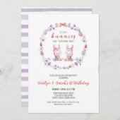 いくつかのブンニーが1回、双子1歳の誕生日を回っている 招待状 (正面/裏面)