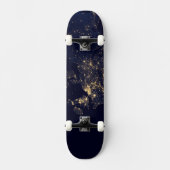 いくつかのヨーロッパおよび北欧の都市の都市の照明。 スケートボード (正面)