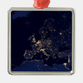 いくつかのヨーロッパおよび北欧の都市の都市の照明。 メタルオーナメント (正面)