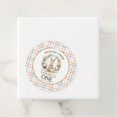 いくつかの復活祭バニーが1日の誕生日を回している フェイバータグ (インサイチュ)