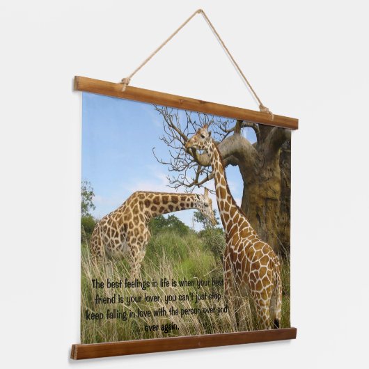 いくつかの木のポスターでフィールドにキリン 吊り下げ型タペストリー (傾斜あり)
