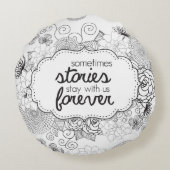 いくつかの物語は永遠に私たちと一緒に装飾用クッション ラウンドクッション (裏面)