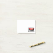 いじストップめの看板が赤 ポストイット (デスク上)