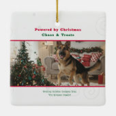 いたずらな犬の写真 クリスマスの贈り物 セラミックオーナメント (裏面)