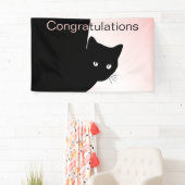 いたずらな黒猫 おめでとう ピンクのバナー 横断幕 (インサイチュ)