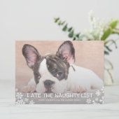 いたずらリストを食べちゃったよ 面白い犬のクリスマスカード シーズンカード (スタンド正面)