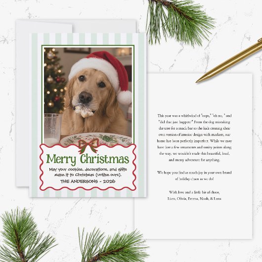 いたずら好きな愛らしい犬のクリスマスカード シーズンカード
