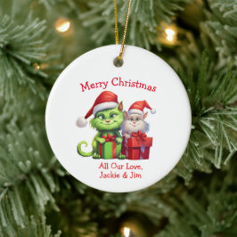 いたずら好きな緑のクリスマス猫 セラミックオーナメント