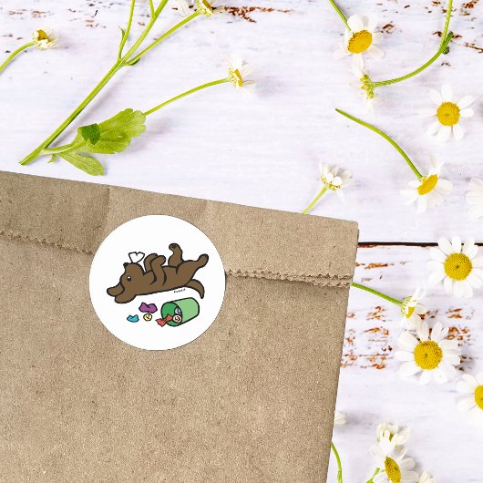 いたずら好きチョコレートラブラドールサイドアイ ラウンドシール