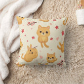 いたずら色の黄色い猫 クッション (ブランケット)