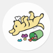 いたずら黄色ラブラドールサイドアイ ラウンドシール (正面)