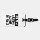 いたる所におもしろいなミームAdultingは引用します ラゲッジタグ (正面横)