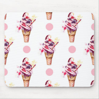 いちごおよびブラックベリーが付いているアイスクリーム マウスパッド