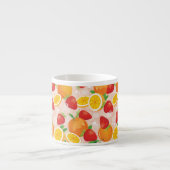 いちごが付いている抽象的なパターン エスプレッソカップ (正面)