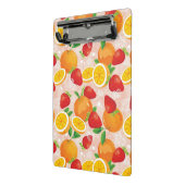 いちごが付いている抽象的なパターン ミニクリップボード (アングル2)