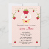 いちごのカップケーキの誕生日の写真の招待状 招待状 (正面)