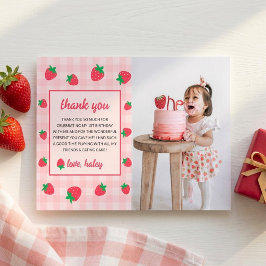 いちごのキュートなベリーのファースト1歳の誕生日フォト サンキューカード