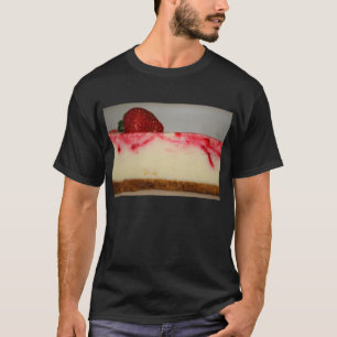 いちごのチーズケーキのTシャツ、ワイシャツ Tシャツ