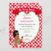 いちごのテーマの赤ちゃん女の子 ギンガム 赤 緑 招待状 (正面/裏面)