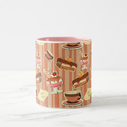 いちごのデザートが付いているヴィンテージカード ツートーンマグカップ (中央)