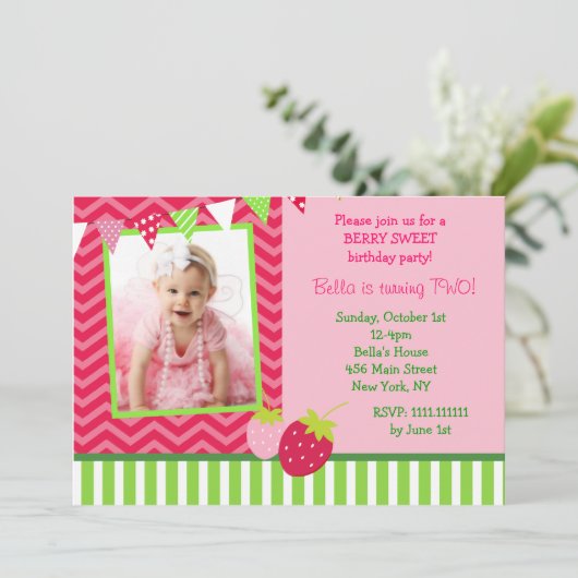 いちごの写真のバースデーパーティ招待状 招待状 (スタンド正面)