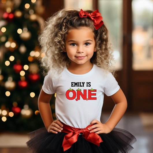 いちごの赤ちゃん 1歳の誕生日 いちごテーマ ベビーTシャツ