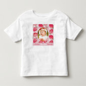 いちごの1歳の誕生日フォトTシャツ トドラーTシャツ (正面)
