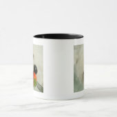 いちごを食べているBichon Friseのクローズアップ マグカップ (中央)