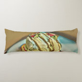 いちごアイスクリームケーキ ボディピロー (正面)