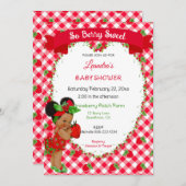 いちごテーマの赤ちゃん女の子チェック柄 赤 緑 招待状 (正面/裏面)