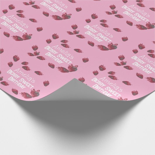 いちごパーソナライズされた誕生日 ラッピングペーパー (角)