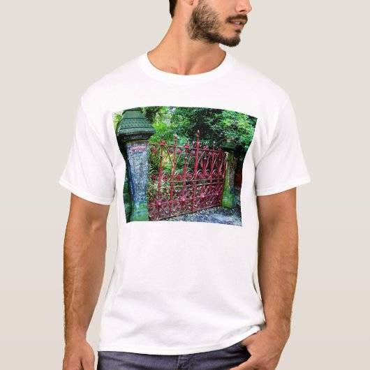 いちご分野のゲート Tシャツ (正面)