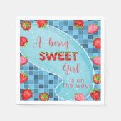 いちご果実の女の子の赤ちゃんシャワーナプキン。 スタンダードカクテルナプキン (正面)