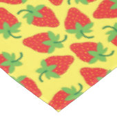 いちご誕生日パーティー テーブルクロス (アングル)