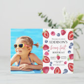 いちご1歳の誕生日パーティー ベリー ファースト フォト 招待状 (スタンド正面)