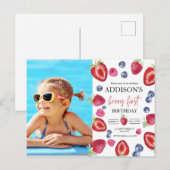 いちご1歳誕生日パーティーベリー ファースト フォト ポストカード (正面/裏面)