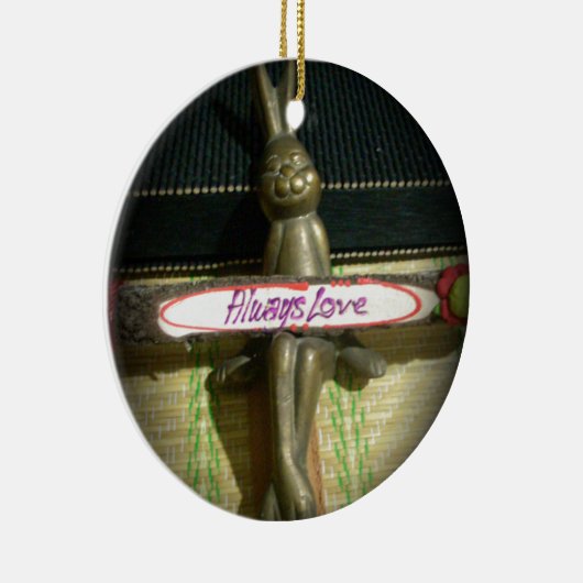 いつだって愛と感動をくれるウサギのアートプリントデザイン セラミックオーナメント (右)