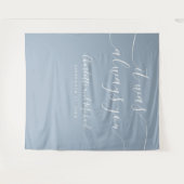 いつもほこりっぽい青い背景 タペストリー (正面(横))