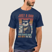 いつも牛乳を買って帰ってくるただのオヤジ Tシャツ (正面)